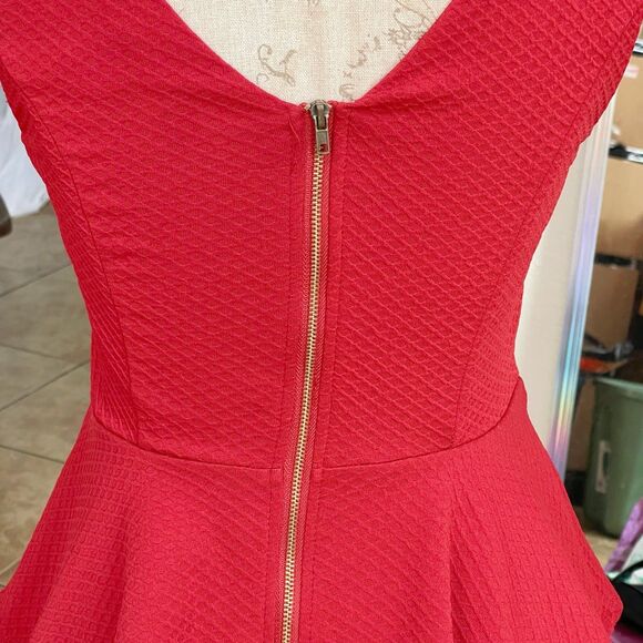 Forever 21 Womens Red Peplum Top  Medium Elegant Party Feminine Date Night Y2k - Picture 9 of 12